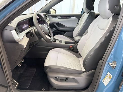 New 2026 Volkswagen Tiguan SE R-Line image 5