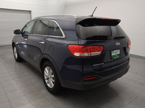 Used 2018 Kia Sorento LX image 5