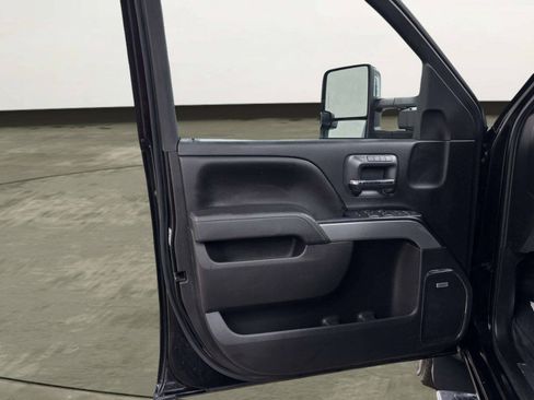 Used 2015 Chevrolet Silverado 2500 LTZ AWD/4WD image 10