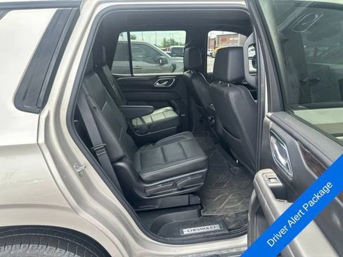Used 2024 Chevrolet Tahoe Z71 w/ Luxury Package AWD/4WD image 10