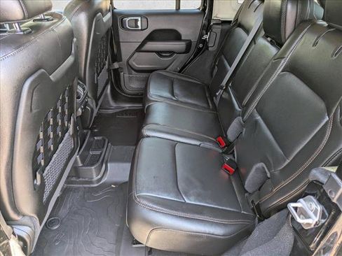 Used 2021 Jeep Wrangler Unlimited Rubicon w/ Dual Top Group AWD/4WD image 18