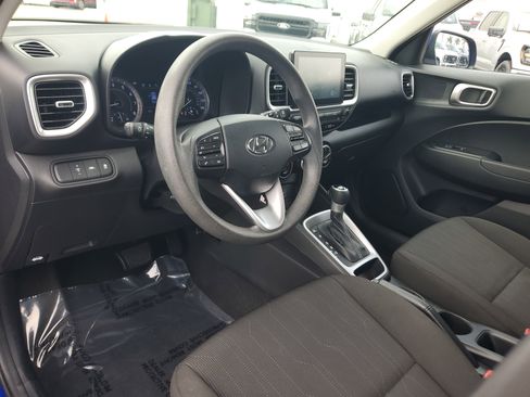 Used 2021 Hyundai Venue SE image 9