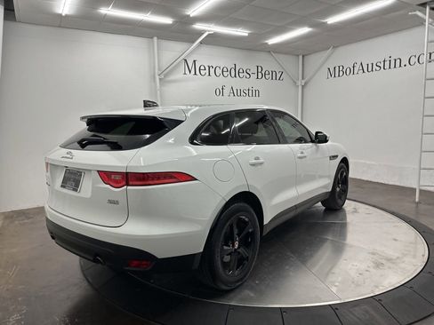 Used 2020 Jaguar F-PACE Premium image 7