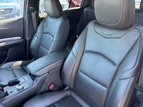 Used 2025 Cadillac XT4 Premium Luxury image 21