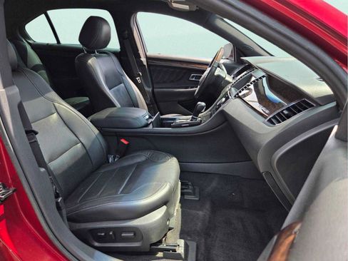 Used 2018 Ford Taurus Limited FWD image 18