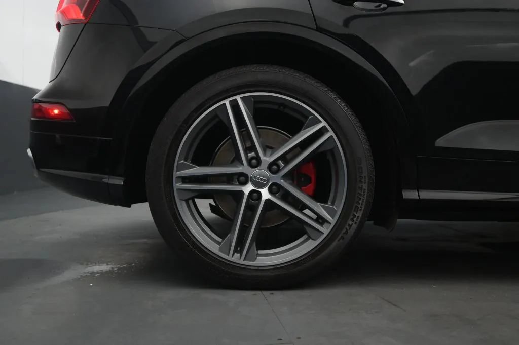 Used 2019 Audi SQ5 Premium Plus w/ Premium Plus Package AWD/4WD image 17