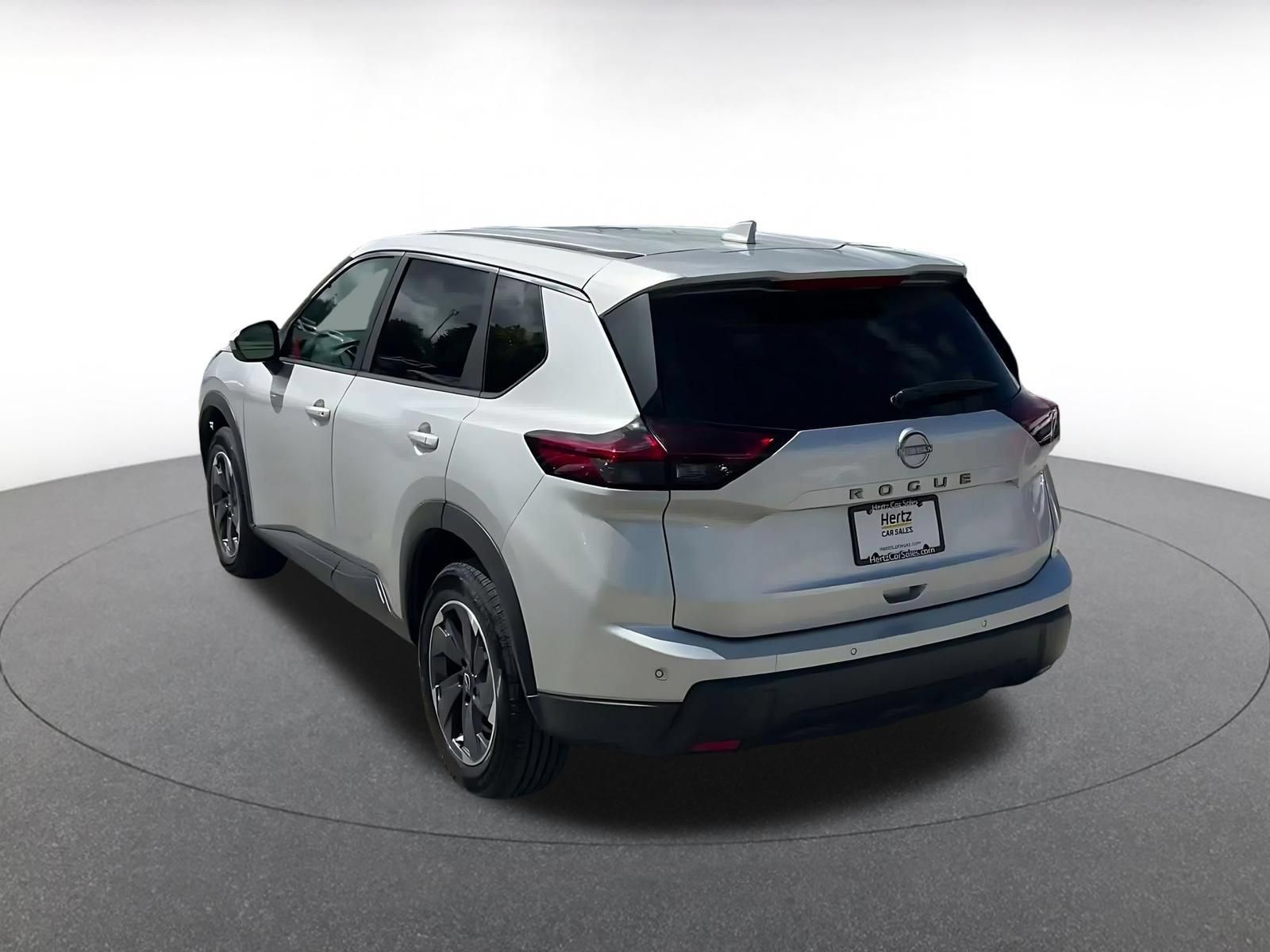 Used 2025 Nissan Rogue SV FWD image 10