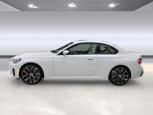 Used 2024 BMW 230i 230i w/ Convenience Package image 2