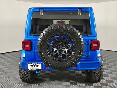 Used 2023 Jeep Wrangler Unlimited Sahara AWD/4WD image 4