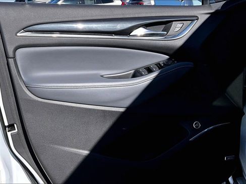 Used 2020 Buick Enclave Essence w/ Sound and Sites Package image 23