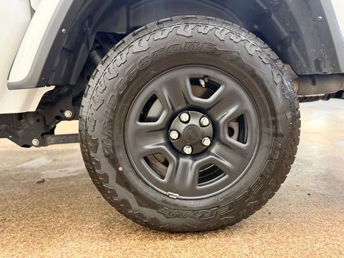 Used 2022 Jeep Gladiator Sport image 26