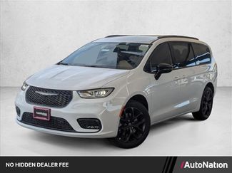 New 2026 Chrysler Pacifica Select w/ S Appearance Package AWD/4WD video 1