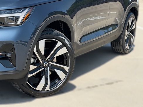 New 2026 Volvo XC40 B5 Plus w/ Climate Package AWD/4WD image 24