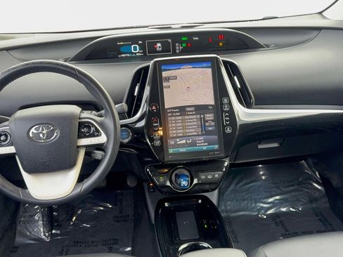 Used 2017 Toyota Prius Prime Premium image 12