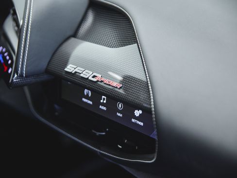 Used 2023 Ferrari SF90 Spider image 41