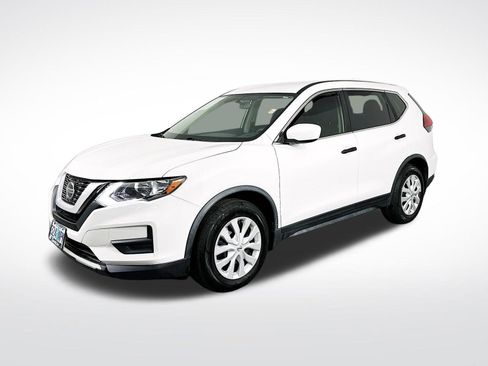 Used 2018 Nissan Rogue S image 4