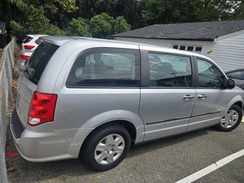 Used 2012 Dodge Grand Caravan American Value Package FWD image 5