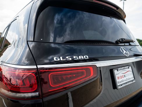 Used 2020 Mercedes-Benz GLS 580 4MATIC image 17