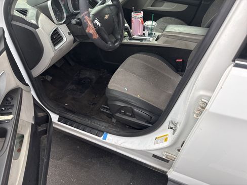 Used 2010 Chevrolet Equinox LT image 4