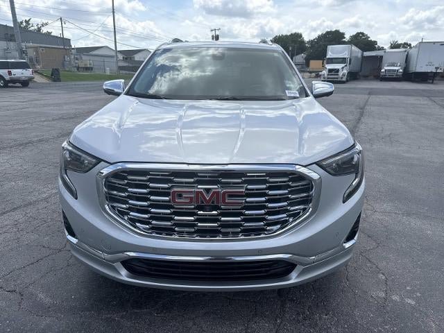Used 2020 GMC Terrain Denali w/ Denali Premium Package FWD image 2