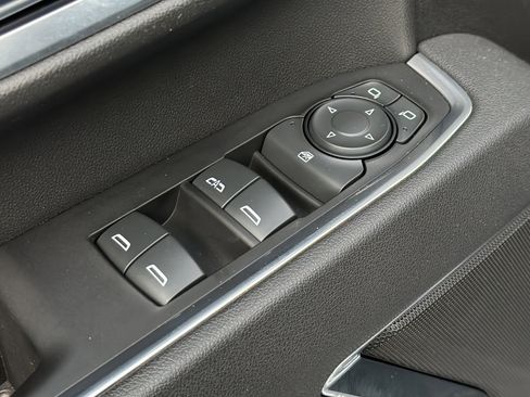 Used 2025 Chevrolet Silverado 2500 LT w/ Convenience Package image 25