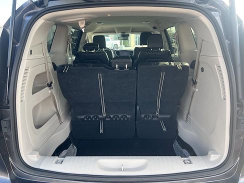 Used 2023 Chrysler Pacifica Touring-L image 20