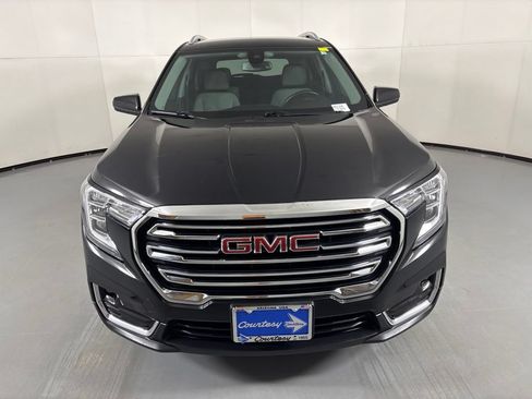 Used 2023 GMC Terrain SLT w/ LPO, Floor Liner Package AWD/4WD image 3