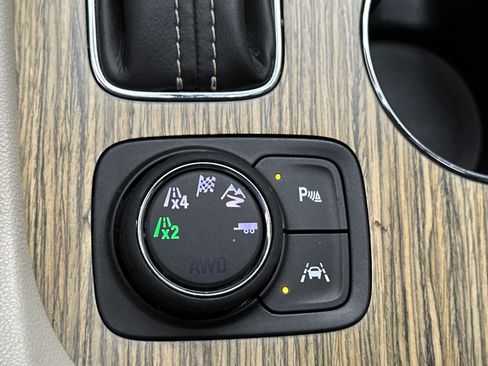 Used 2019 GMC Acadia Denali w/ Technology Package AWD/4WD image 45