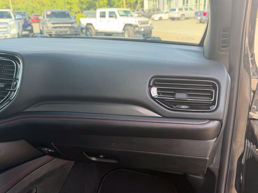 Used 2025 Dodge Durango GT AWD/4WD image 32