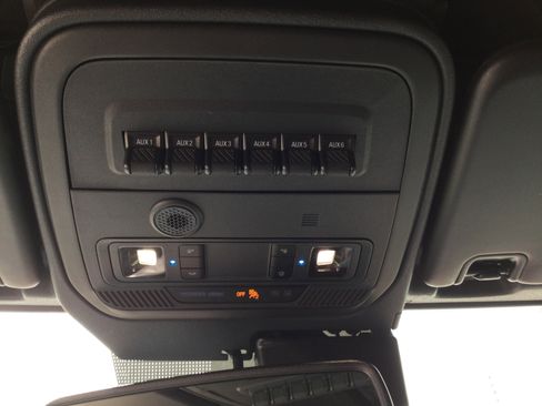 Used 2023 Ford Bronco Badlands image 9