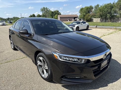 Used 2018 Honda Accord EX-L image 2