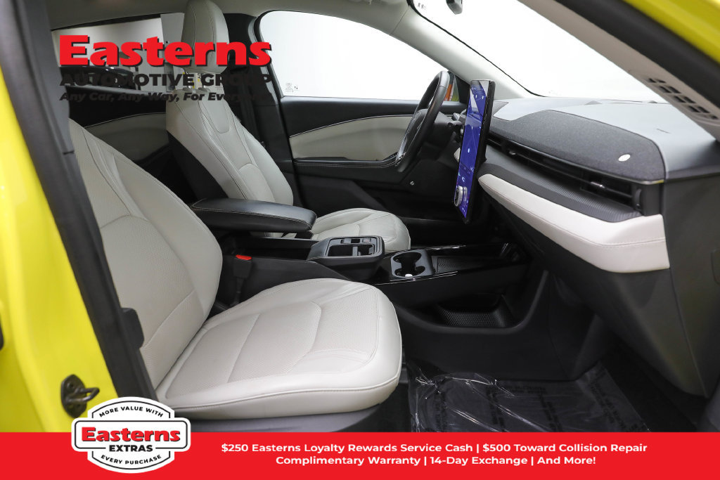 Used 2025 Ford Mustang Mach-E Premium AWD/4WD image 27