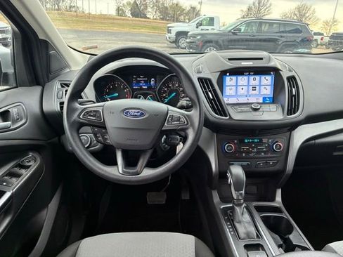 Used 2018 Ford Escape SE w/ SE Sync 3 Package image 17