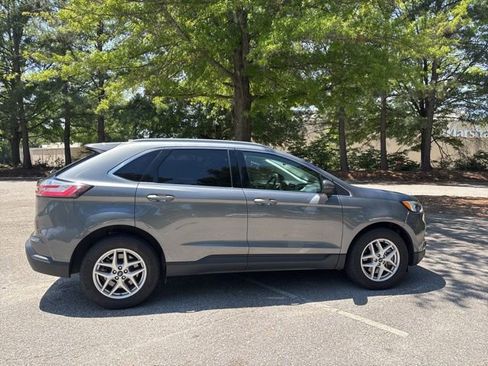 Used 2022 Ford Edge SEL AWD/4WD image 7
