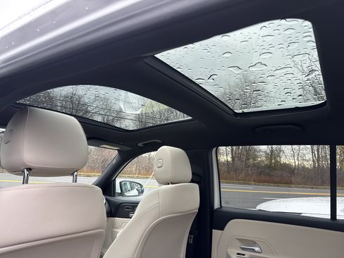 Certified 2025 Mercedes-Benz GLB 250 4MATIC image 24