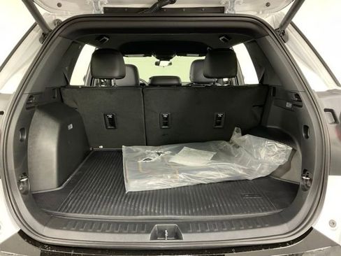 New 2026 GMC Terrain AT4 w/ LPO, Floor Liner Package image 38