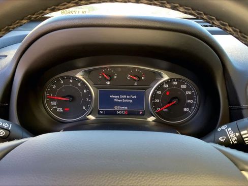 Used 2024 GMC Terrain SLT image 24