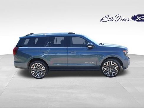 Used 2027 Ford Expedition Platinum w/ Platinum Ultimate Package AWD/4WD image 4
