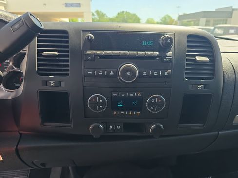 Used 2013 GMC Sierra 2500 SLE w/ SLE Preferred Package image 25