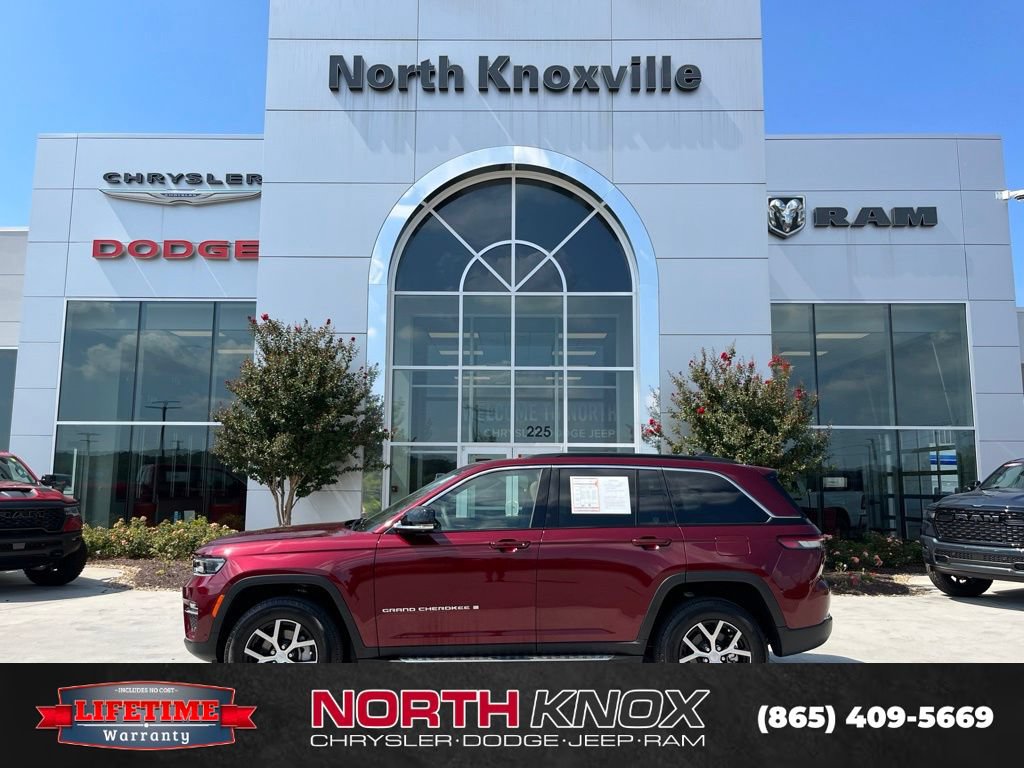 Used 2025 Jeep Grand Cherokee Limited w/ Luxury Tech Group II AWD/4WD image 2