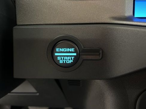 New 2025 Ford Bronco 4-Door image 19