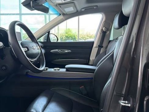 Used 2023 Genesis GV70 2.5T w/ Advanced Package AWD/4WD image 5