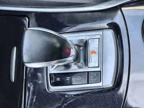 Used 2018 INFINITI QX30 Luxury w/ Cargo Package image 16