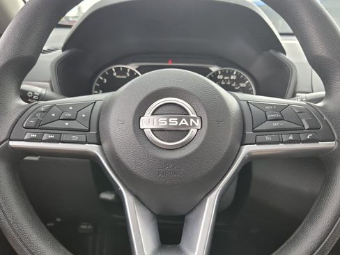 Used 2025 Nissan Altima 2.5 SV FWD image 26