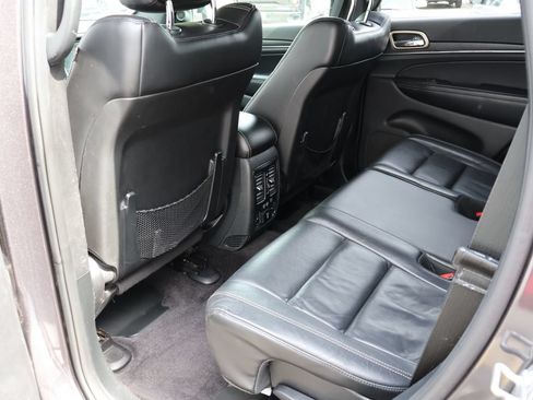 Used 2017 Jeep Grand Cherokee Limited w/ Trailer Tow Group IV AWD/4WD image 11