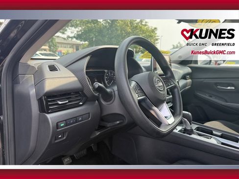 Used 2024 Nissan Sentra SV FWD image 19
