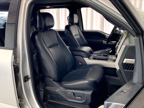 Used 2015 Ford F150 Lariat w/ Equipment Group 502A Luxury AWD/4WD image 16