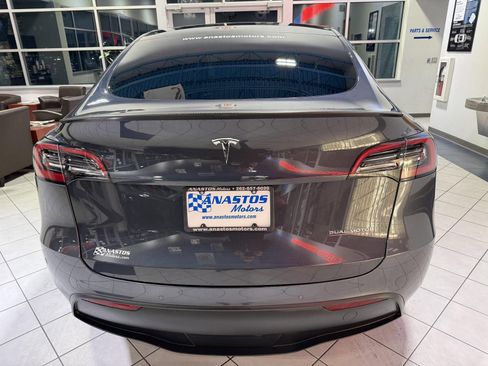 Used 2021 Tesla Model Y Performance image 6