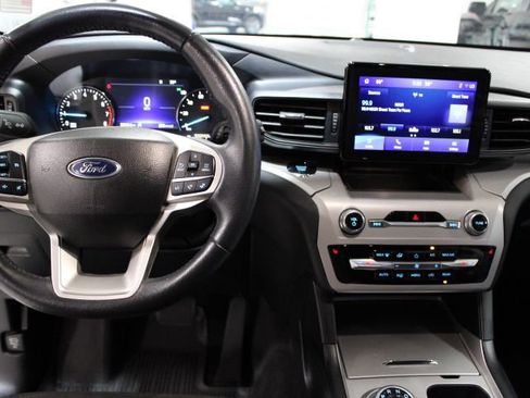 Used 2023 Ford Explorer XLT image 26