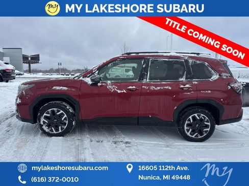 Used 2025 Subaru Forester Premium image 4